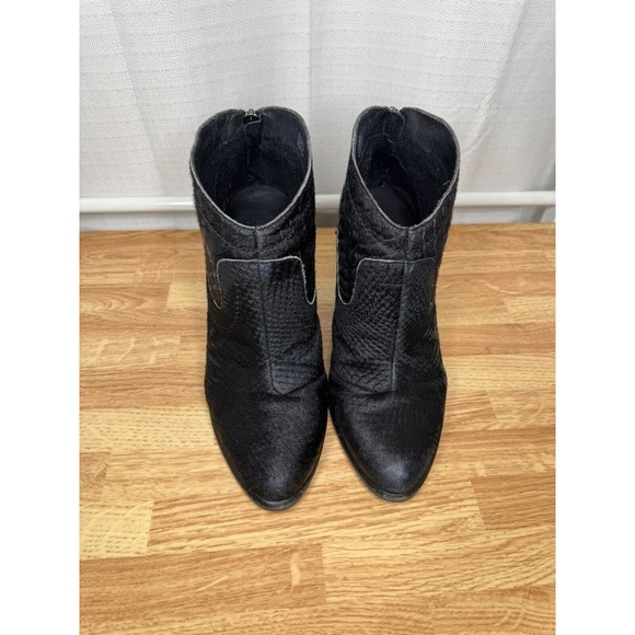 UGG Genuine Calf Hair Charlotte Black Snake Embossed Ankle Boots Size 8 - Picture 2 of 7